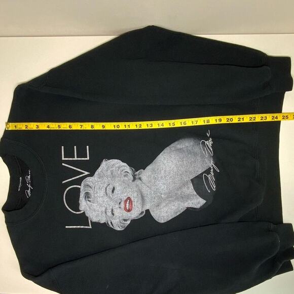 GUC | Marilyn Monroe | Sweatshirt | Black | Medium - Picture 10 of 11